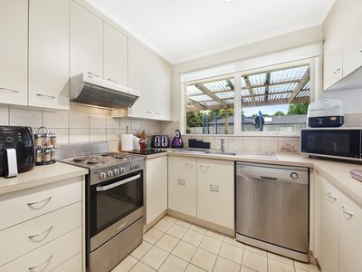 1 / 23  Reynolds Grove, Romsey