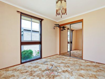 21 Lyrebird Crescent, St Clair