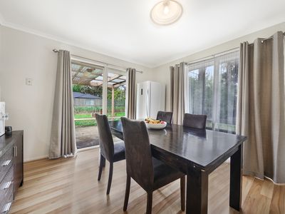 1 / 23  Reynolds Grove, Romsey