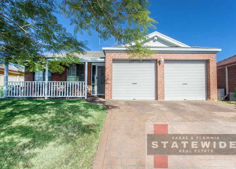 8 Muirfield Crescent, Glenmore Park 8 Muirfield Crescent, Glenmore Park
