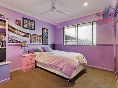 18 Strauss Road, St Clair