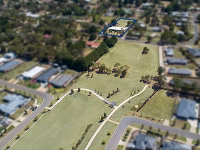 14 Newnham Drive, Romsey