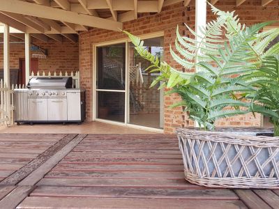 12 Wills Glen, St Clair