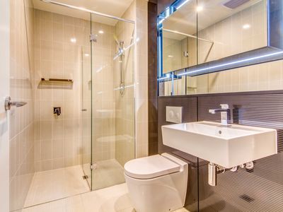 604 / 3 George Julius Avenue, Zetland