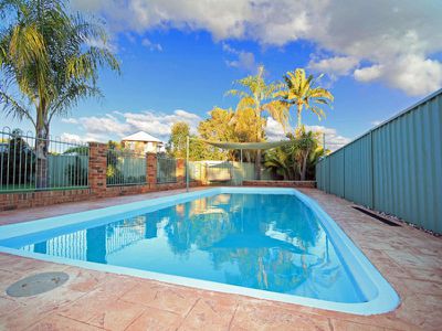 32 Menzies Cct,, St Clair