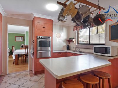 2 Walkers Lane, St Clair