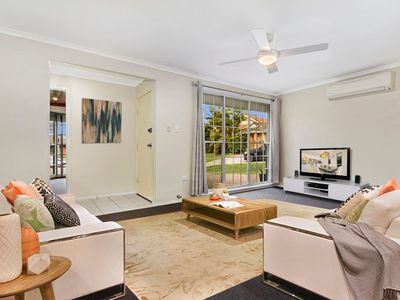 10 Topeka Glen, St Clair