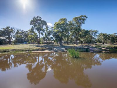 1277 Three Chain Road, Newham