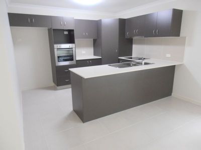 1 / 13 Sunset Drive, Glenvale