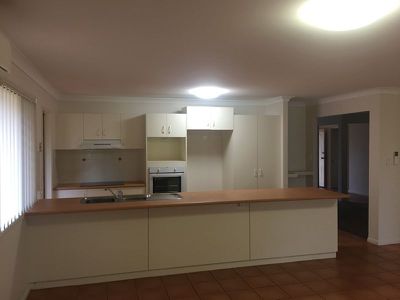 15 Pillar Street, Middle Ridge