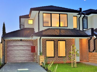 1 / 12 Curie Av, Oak Park