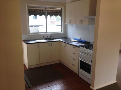 5 Shakespeare Drive, St Clair