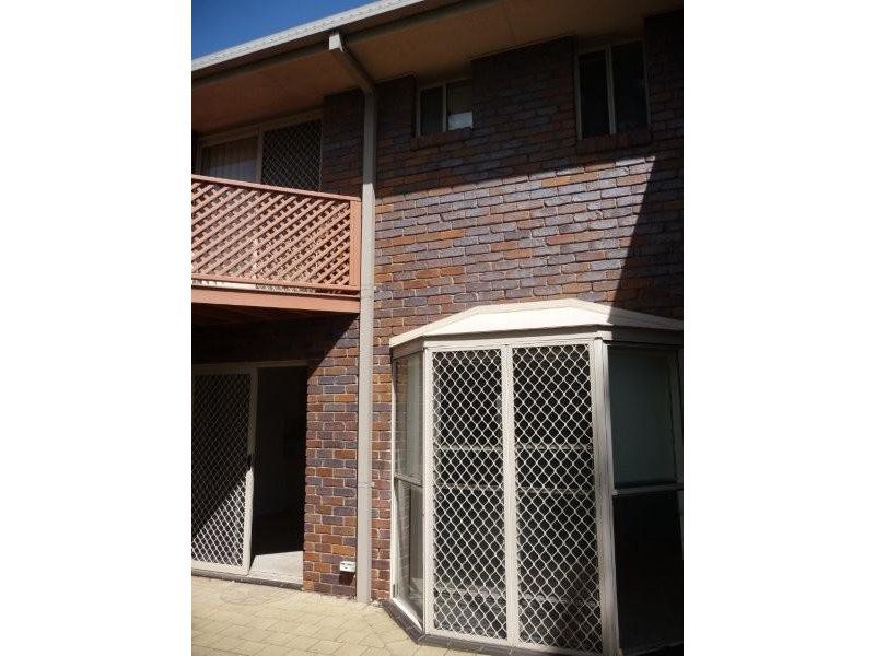 11 / 247 Herries Street, Toowoomba