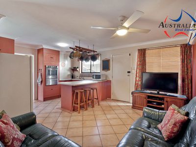 2 Walkers Lane, St Clair