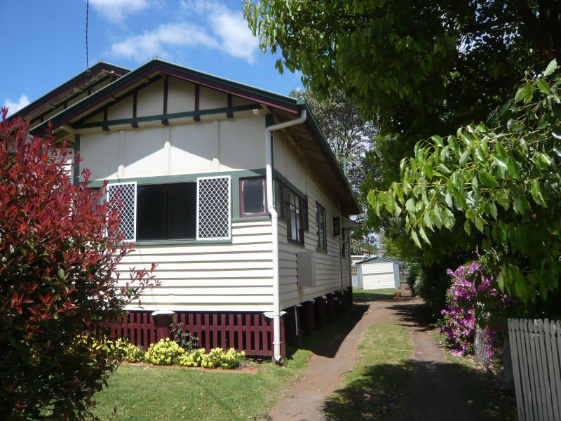 222 Long Street, South Toowoomba