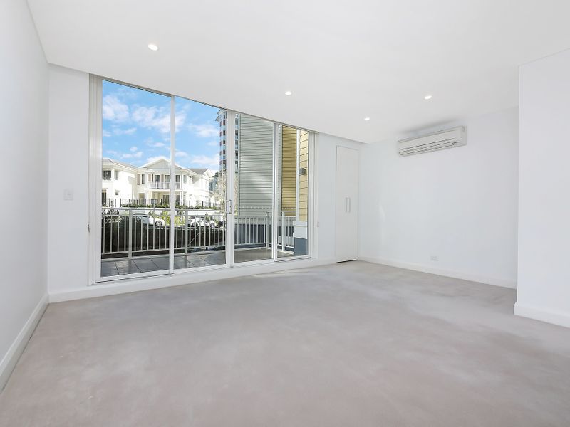 211 / 58 Peninsula Drive, Breakfast Point