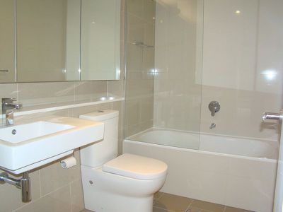 AG06 / 2 Saunders Close, Macquarie Park