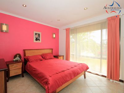 11 Macina Place, St Clair