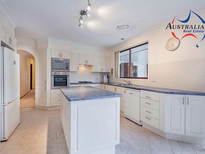 14 Pine Creek Circuit, St Clair