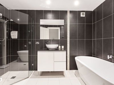 15 Kinsellas Drive, Lane Cove North