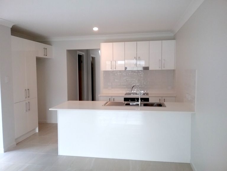 2 / 10 Weston Court, Bellbird Park 2 / 10 Weston Court, Bellbird Park