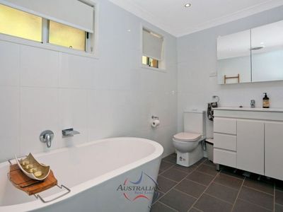 9 Topeka Glen, St Clair