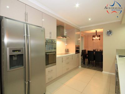 6 Galah Close, St Clair