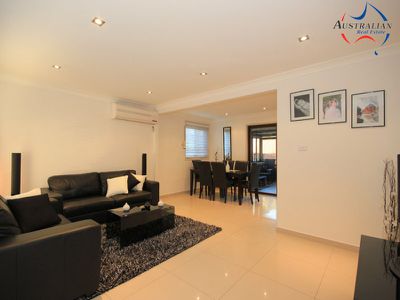 5 Othello Place, St Clair