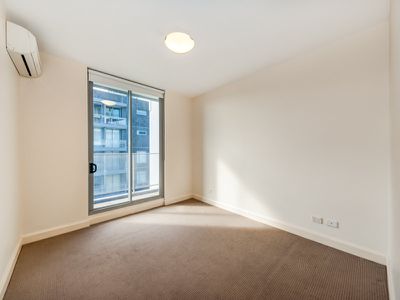 502 / 26 Rider Boulevard, Rhodes