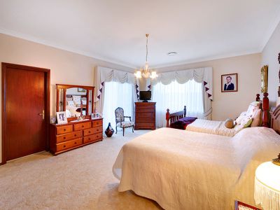 12 Oakdale Place, Baulkham Hills