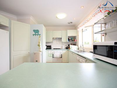 11 Rochford Street, St Clair