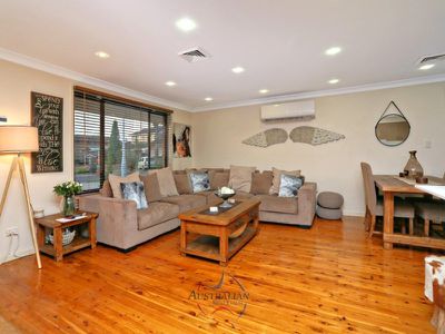 6 Omega Place, St Clair