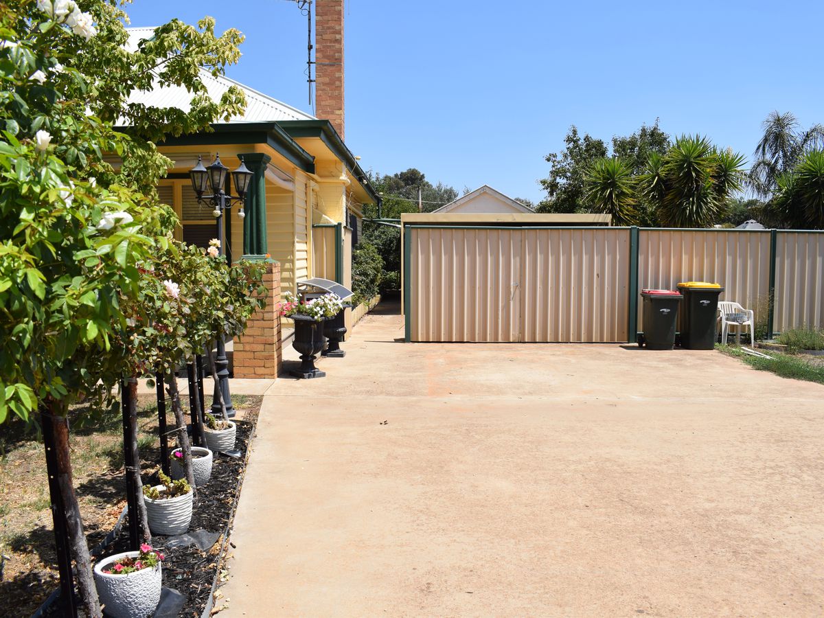 80 Sullivan Street, Inglewood