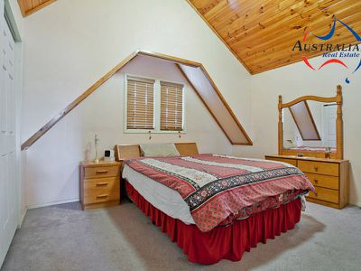 9 Barossa Close, St Clair