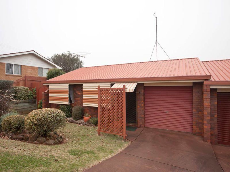 1 / 12 Lynne Street, Centenary Heights