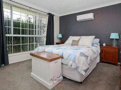 9 Topeka Glen, St Clair