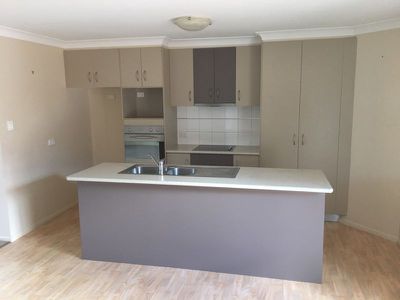 3 / 8 Ball Street, Drayton