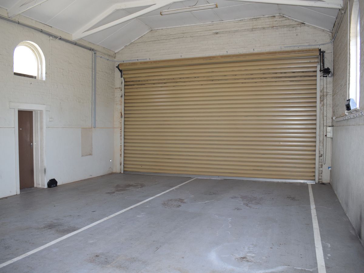 83 Grant Street South, Inglewood