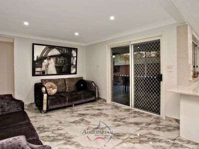 6 Kingfisher Way, St Clair