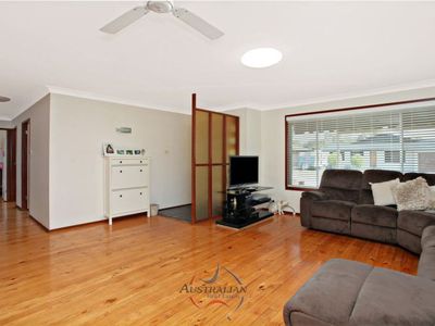 4 Macarthur Drive, St Clair