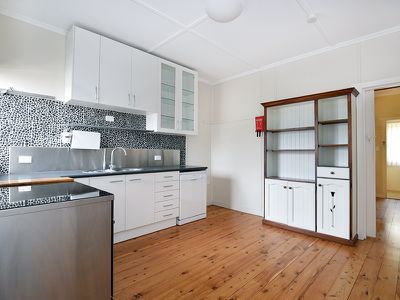 13 Norah Street, Centenary Heights