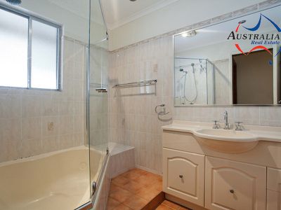 13 Alexandra Circuit, St Clair