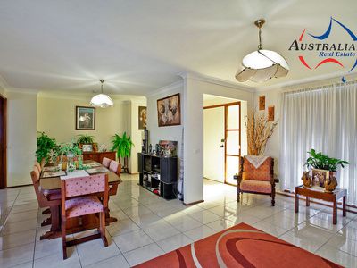 70 Cook Parade, St Clair