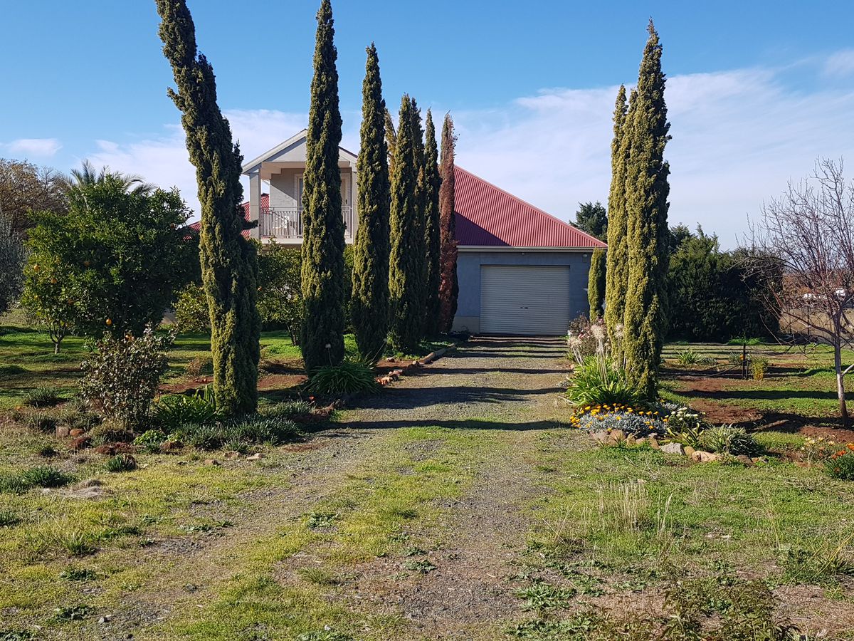 50 School Road, Corop