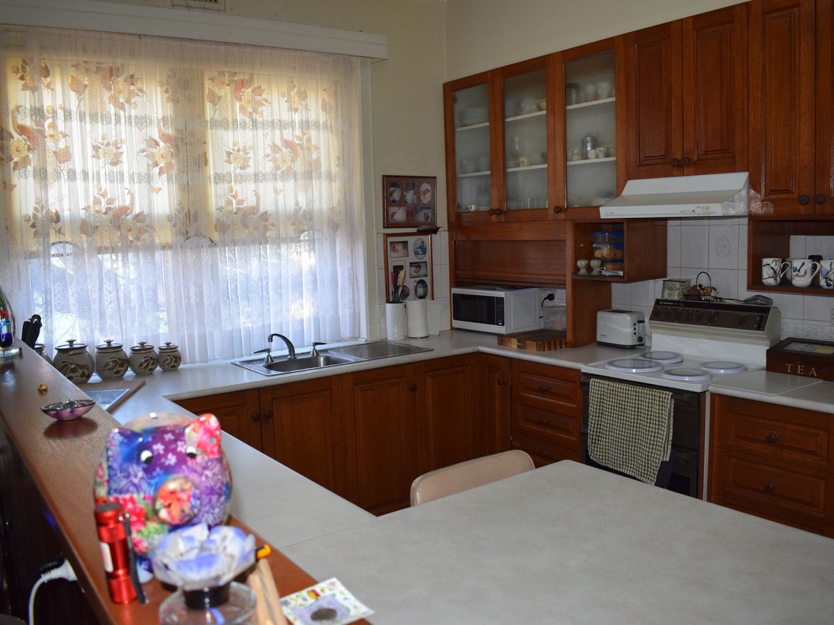 70 Grant Street North, Inglewood