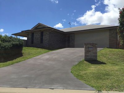 2 / 2 Yearling Close, Glenvale