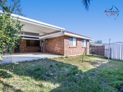 6 Kingfisher Way, St Clair