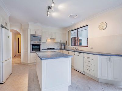 14 Pine Creek Circuit, St Clair