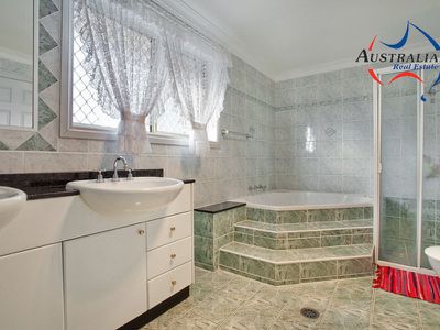 6 Galway Court, St Clair