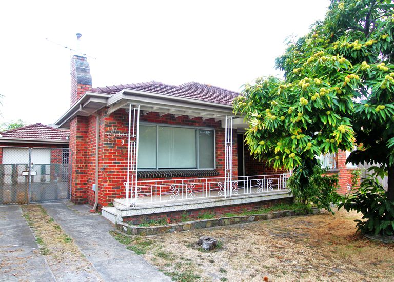 9 Iona Street, Clayton 9 Iona Street, Clayton